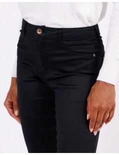 PANTALON SLIM LACADO NEGRO