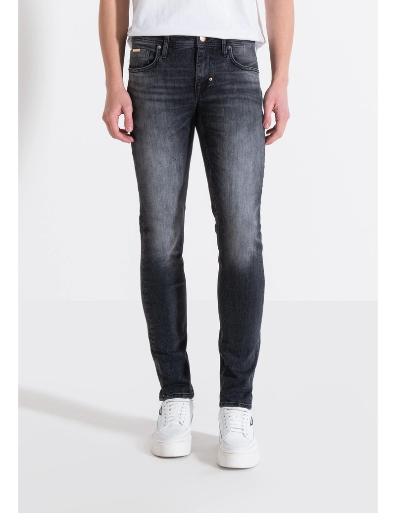 JEANS TAPERED «OZZY»...