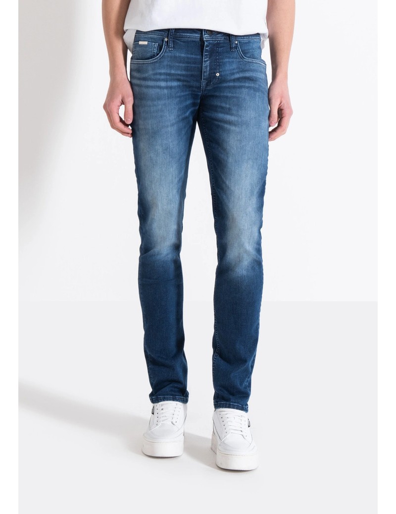 JEANS OZZY TAPERED FIT...