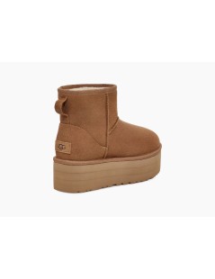 BOTAS CON PLATAFORMA CLASSIC MINI UGG